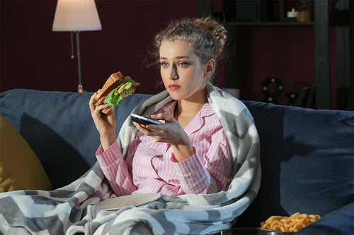Eating Before Bed: Does It Really Do More Harm Than Good?