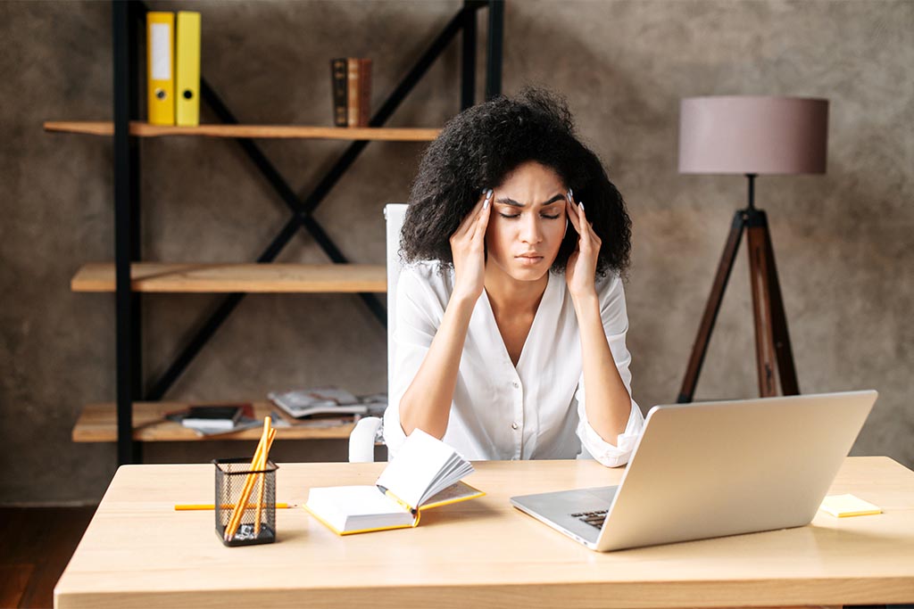 How to Recognize Burnout Symptoms & Improve Your Health